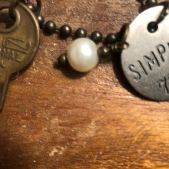 Simplify Key Necklace - Picture 7 of 10